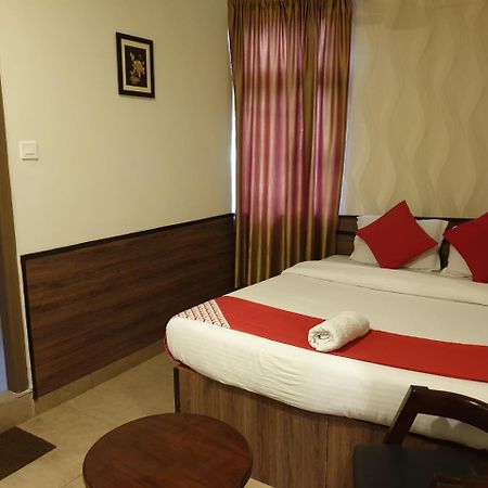 Hotel Indiana Шиллонг Екстер'єр фото