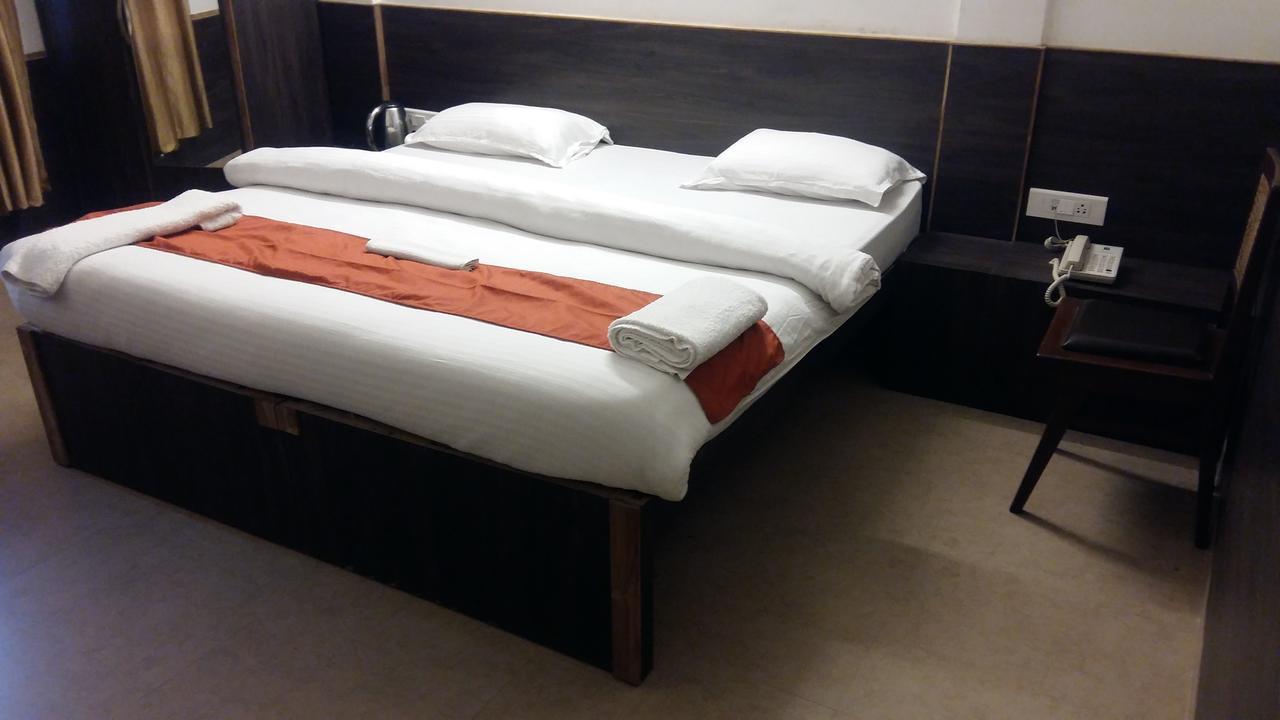 Hotel Indiana Шиллонг Екстер'єр фото