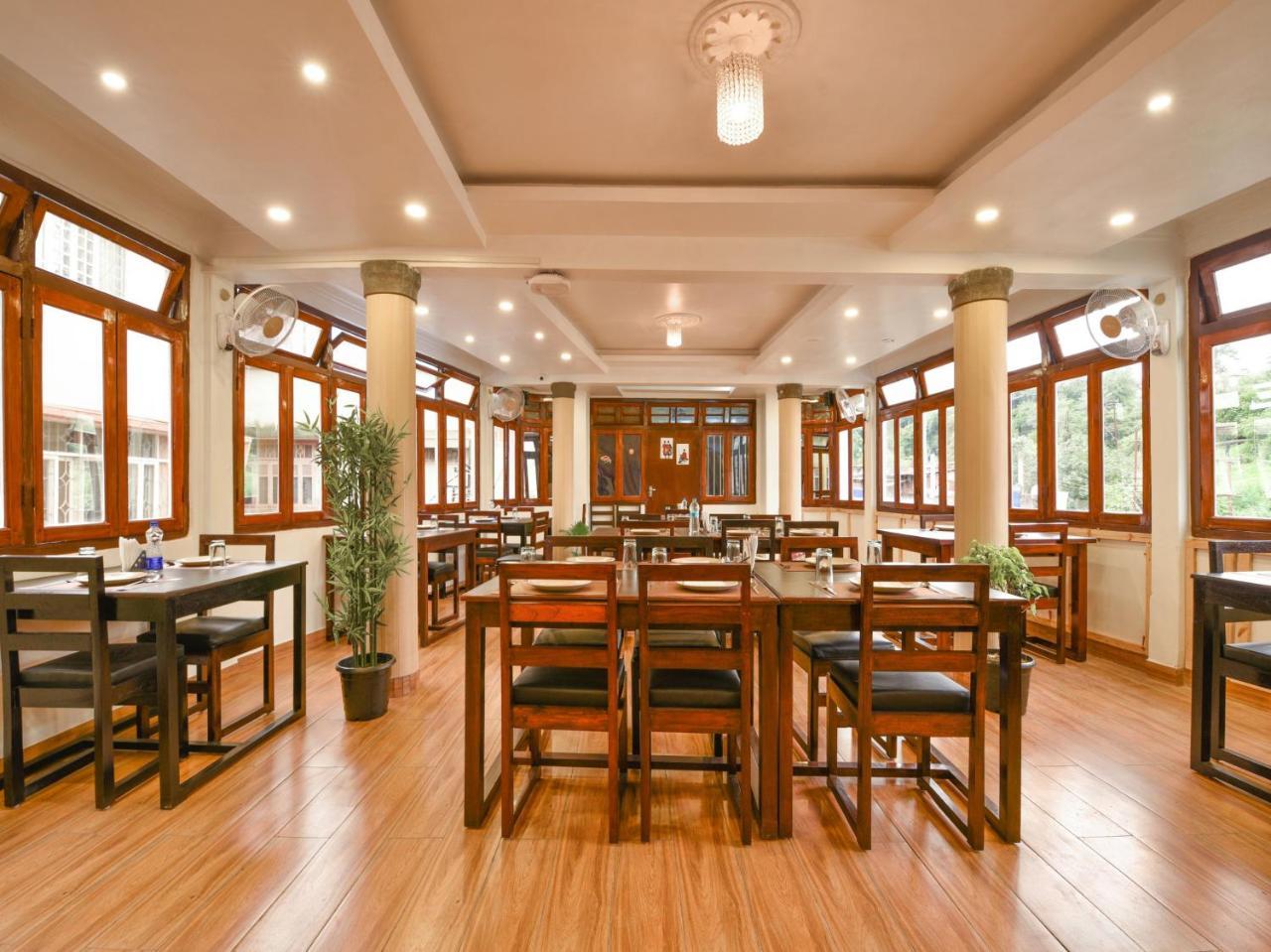 Hotel Indiana Шиллонг Екстер'єр фото
