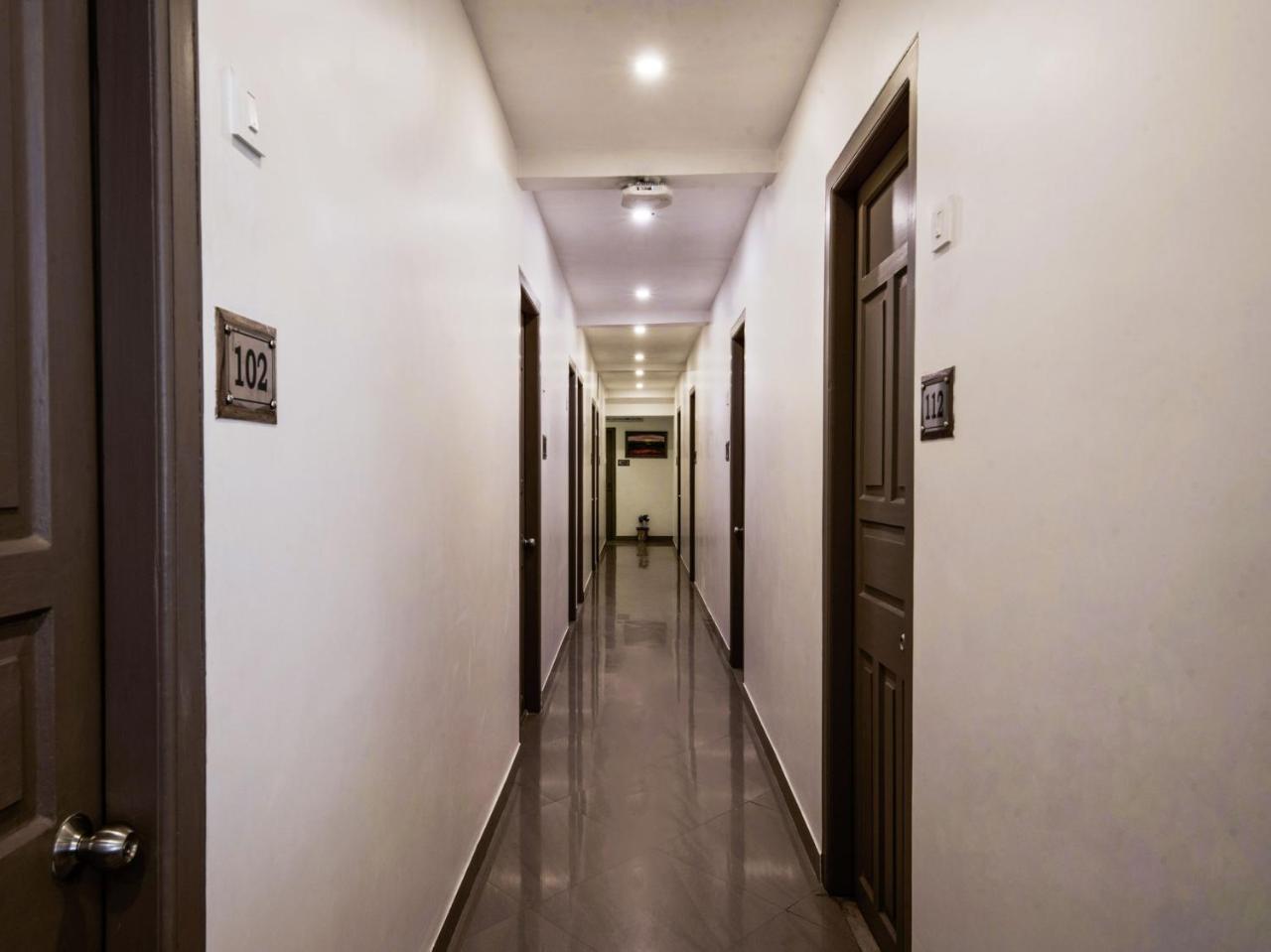 Hotel Indiana Шиллонг Екстер'єр фото