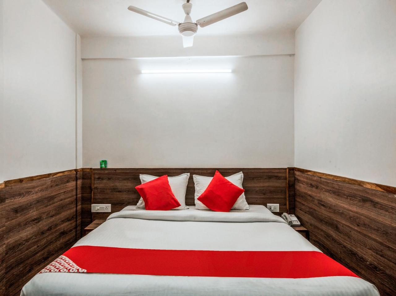 Hotel Indiana Шиллонг Екстер'єр фото