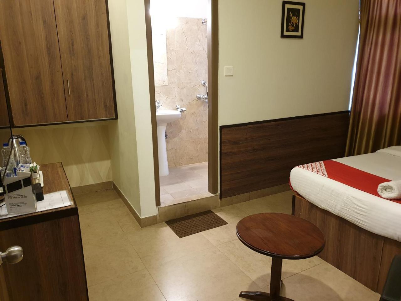 Hotel Indiana Шиллонг Екстер'єр фото