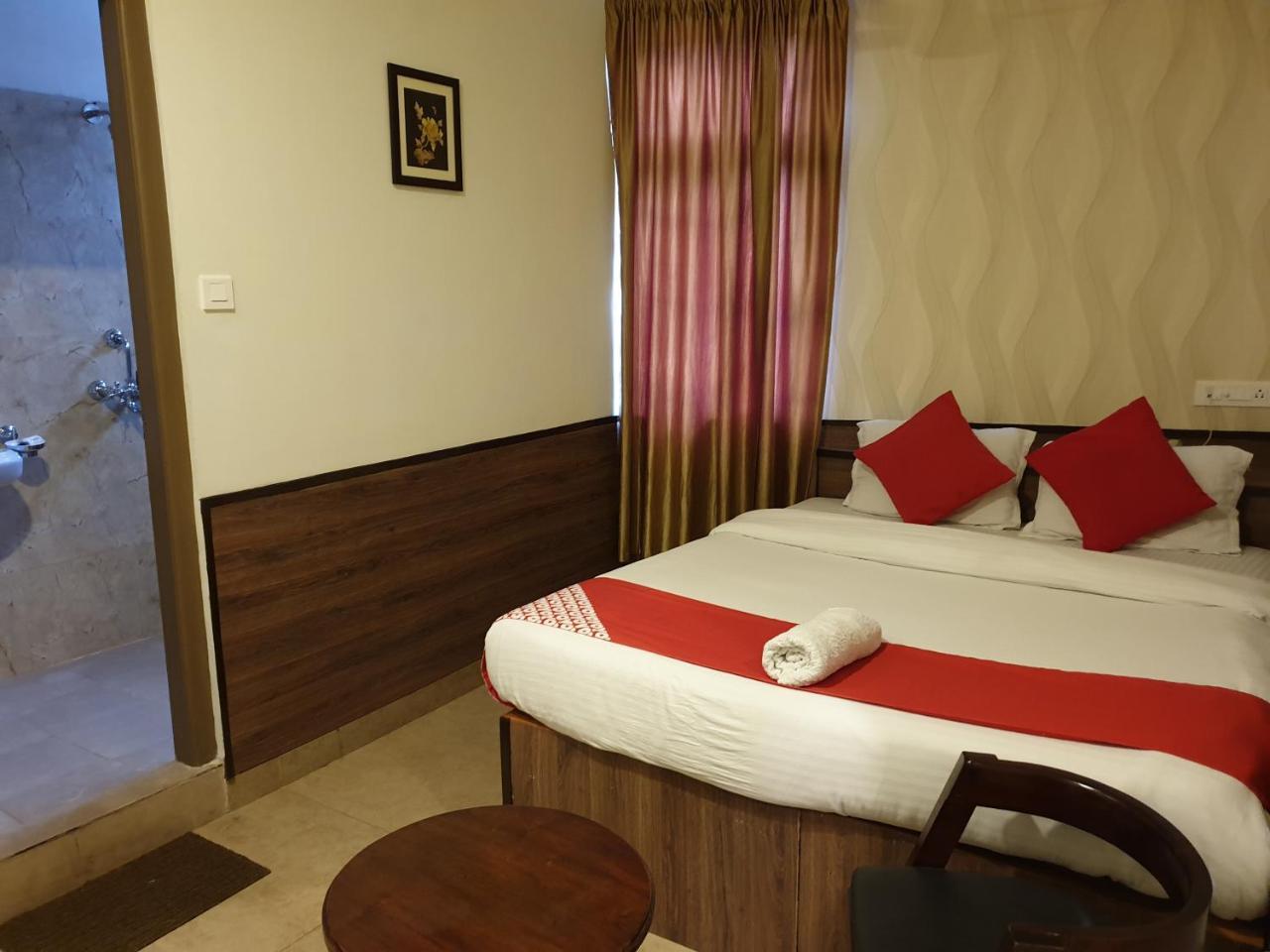 Hotel Indiana Шиллонг Екстер'єр фото